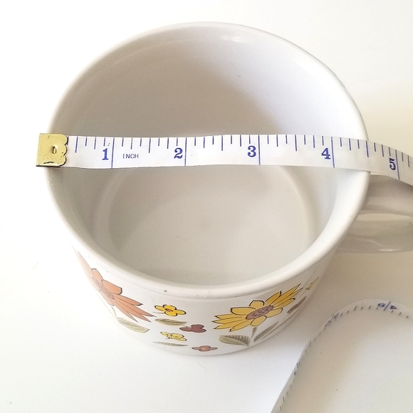 Vintage Floral Mug From 1982 - Picture 3 of 5